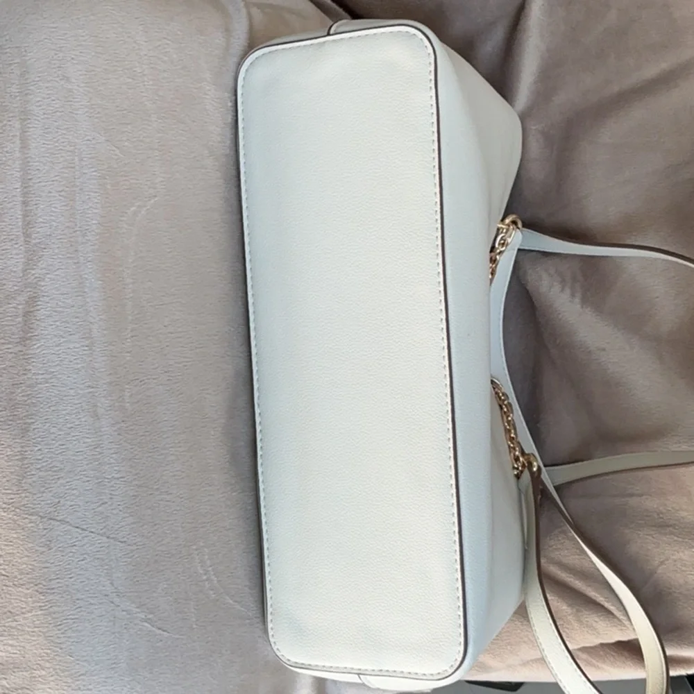 Anne Klein Off White and Gold Shoulder Bag with Chain Details Like New! - Picture 6 of 14